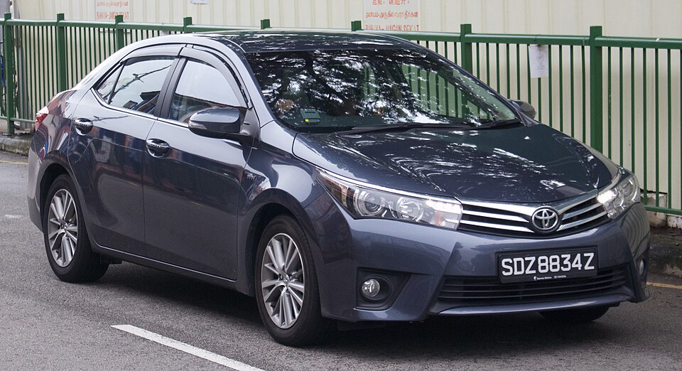 Toyota Corolla Altis E170 / ZRE172, pre-facelift (2014–2016) — representative generation photograph