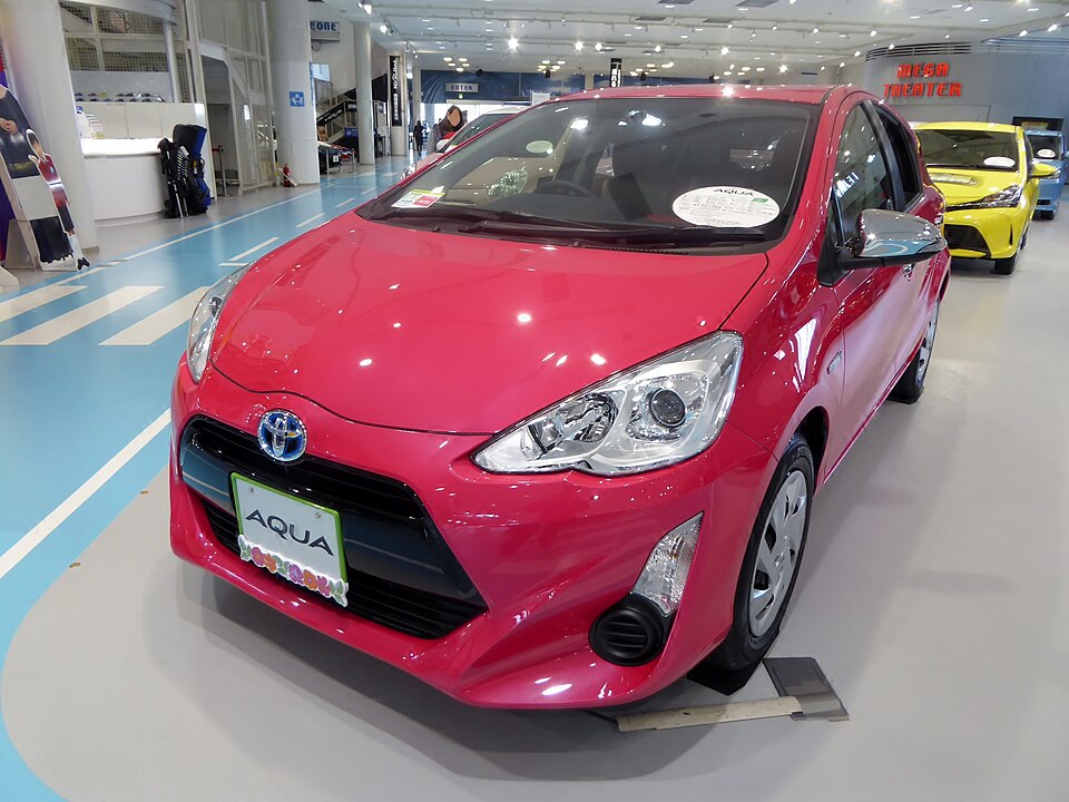 Toyota Prius C NHP10, first facelift (2015–2017) — representative generation photograph